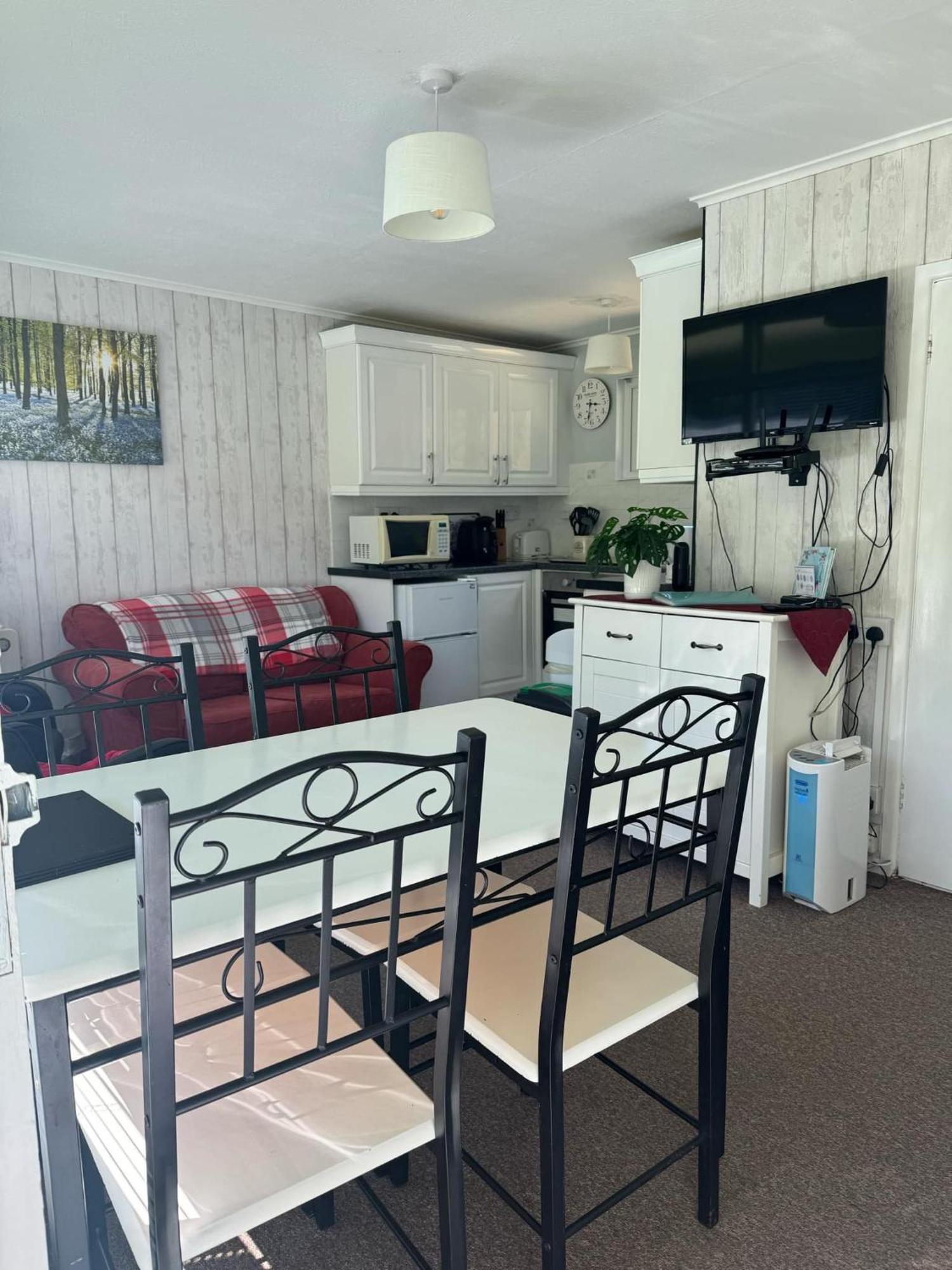 Hotel Whispering Creek New Quay  Esterno foto