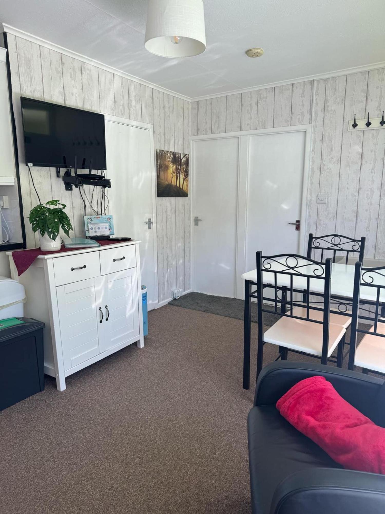 Hotel Whispering Creek New Quay  Esterno foto